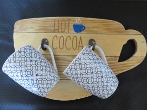Wooden hanging cup