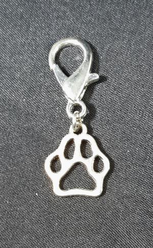 Dog theme clip-on