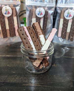Freeze Dried Ice Cream Sandwich [ 1 package ]