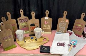 5"x7" cutting board cookbook stands and tea towels