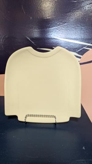 Sweater Plate